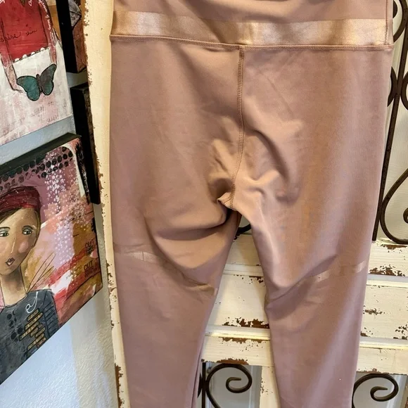 LIKE NEW.  BSP (BETTER SPORTS PERFORMANCE) YOGA PANTS. - Picture 9 of 10